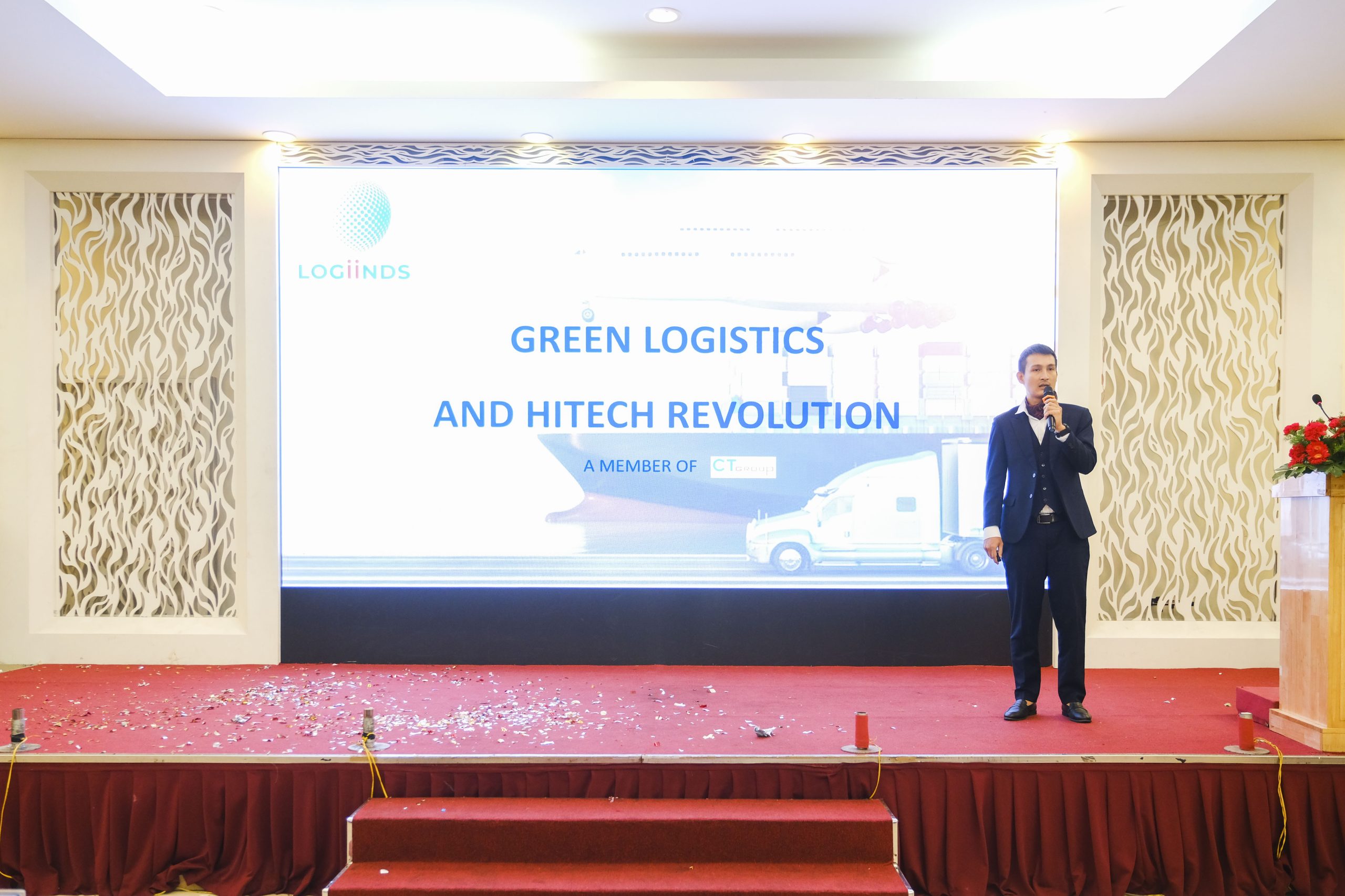  Ông Phạm Quang Anh Kha - Phó Tổng Giám đốc phụ trách Kinh doanh -Công nghệ của Logiinds chia sẻ về định hướng Logiinds trong tương lai